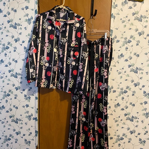 A-8 VICTORIA'S SECRET sz-m - Picture 1 of 10